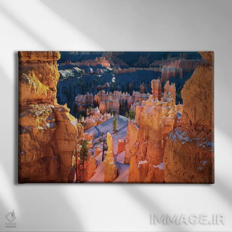 تابلو ستونهای سنگی بریس (پارک ملی در آمریکا) اثر دنیس فراتس - نمای روبهرو روی دیوار