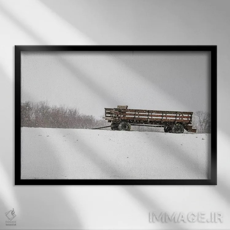 تابلو واگن زمستانی اثر دبرا اوبرتانک - نمای قابدار مشکی