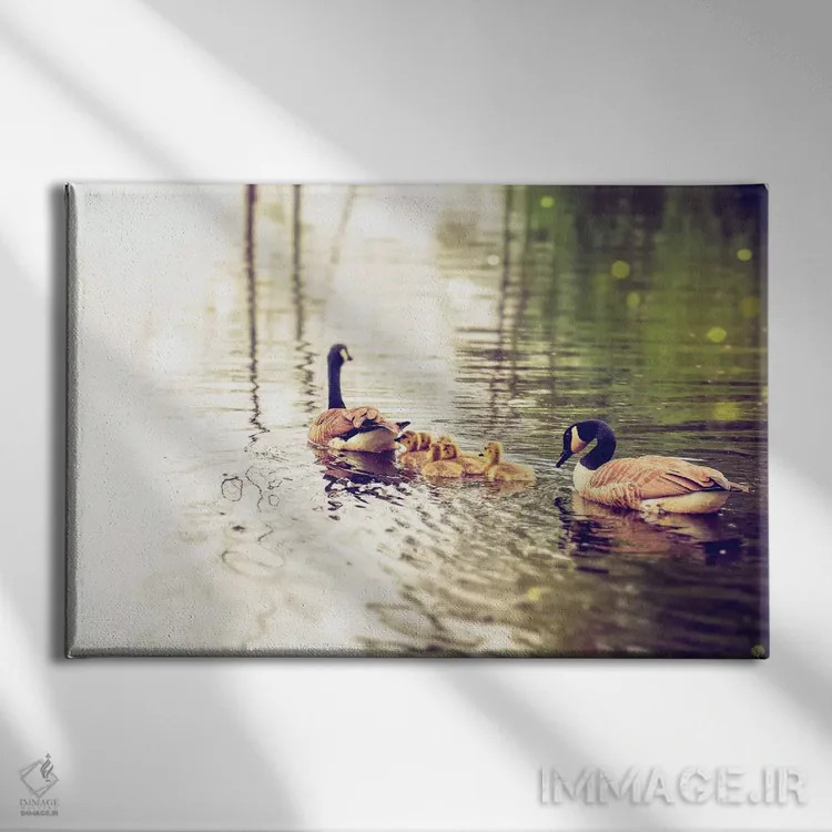 تابلو خانواده اثر دبرا اوبرتانک - نمای روبهرو روی دیوار