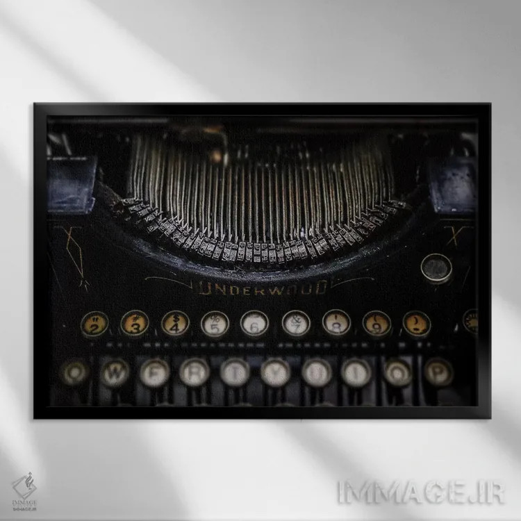 تابلو ماشین تحریر قدیمی اثر دبرا اوبرتانک - نمای قابدار مشکی