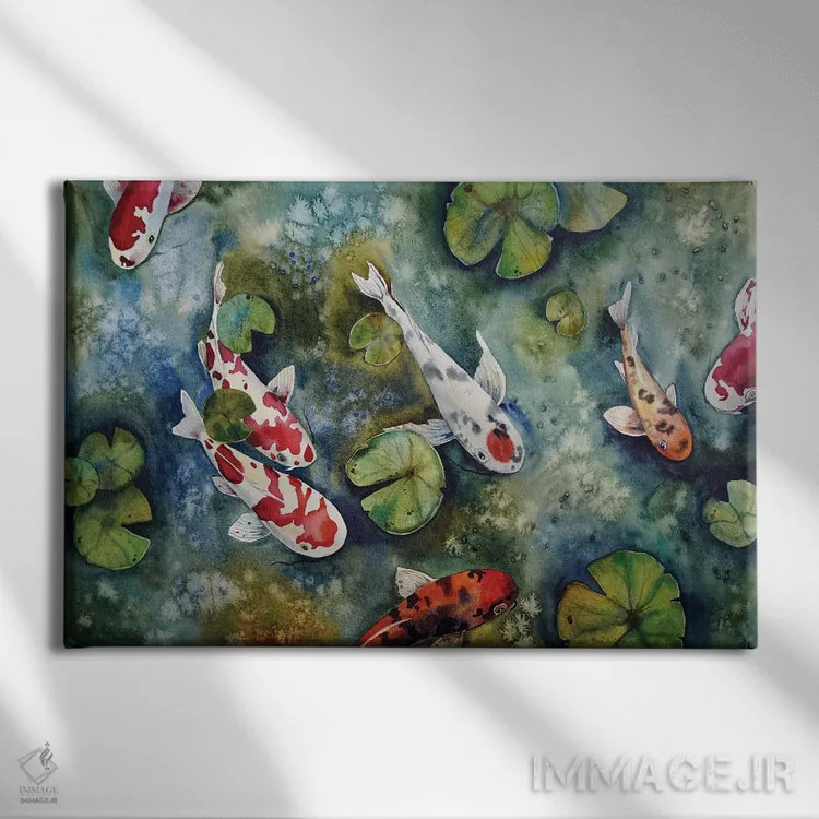 تابلو ماهی کوی و برگهای نیلوفر آبی اثر دلنارا ال - نمای روبهرو روی دیوار