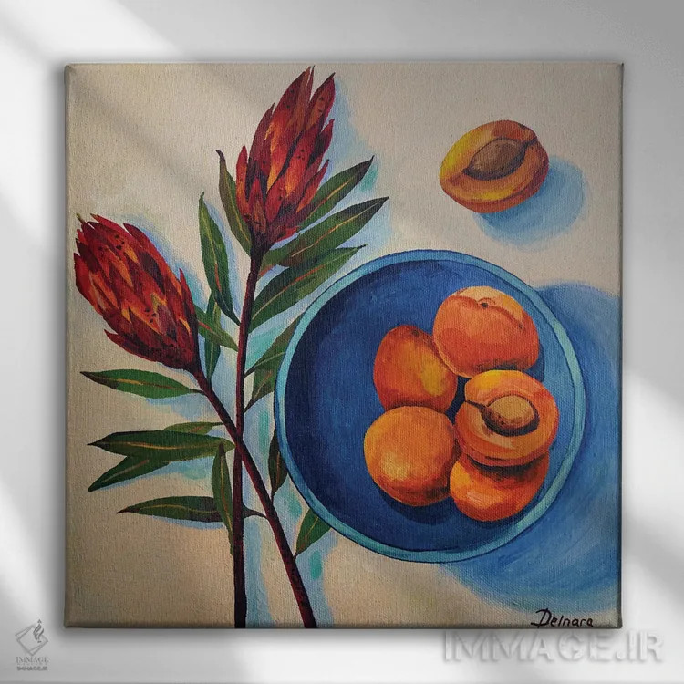 تابلو گل پروتیا و زردآلو روی بشقاب آبی اثر دلنارا ال - نمای روبهرو روی دیوار