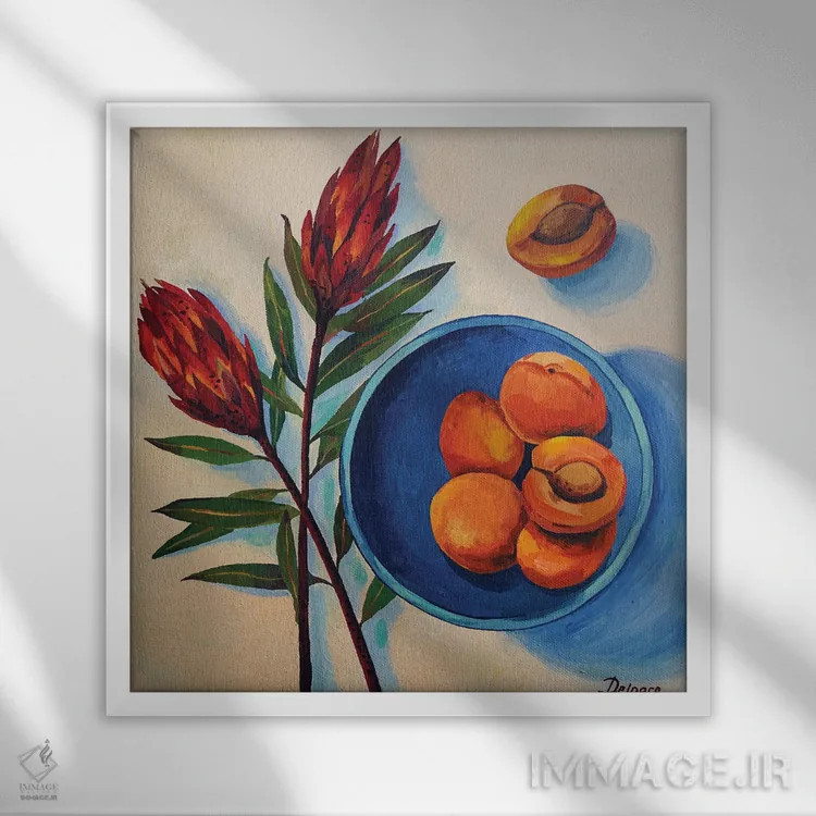 تابلو گل پروتیا و زردآلو روی بشقاب آبی اثر دلنارا ال - نمای قابدار سفید