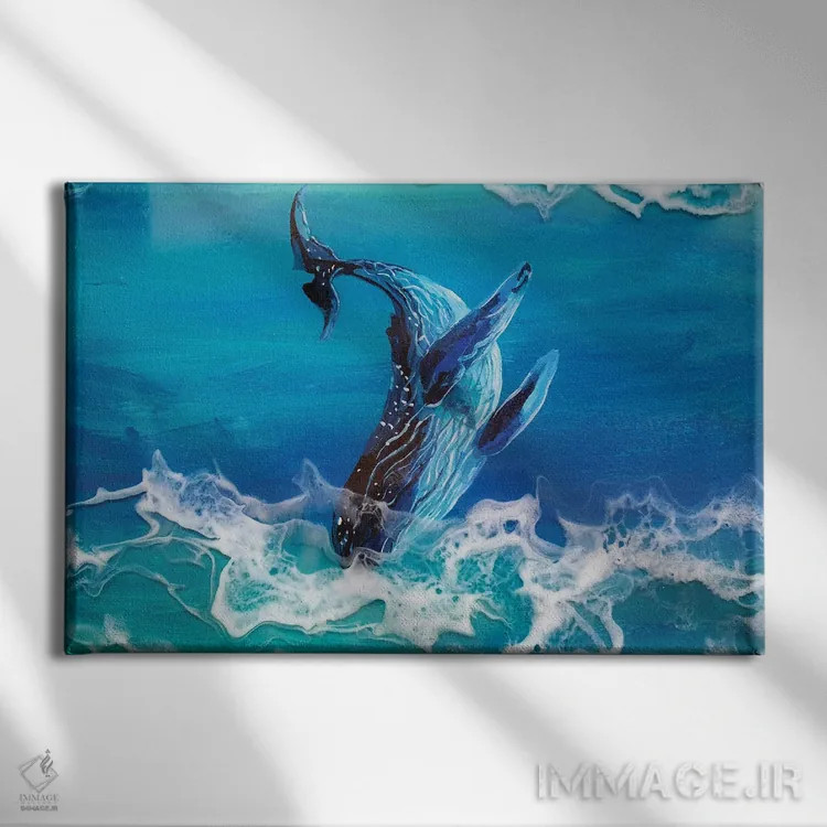 تابلو نهنگ در میان موجها اثر دلنارا ال - نمای روبهرو روی دیوار