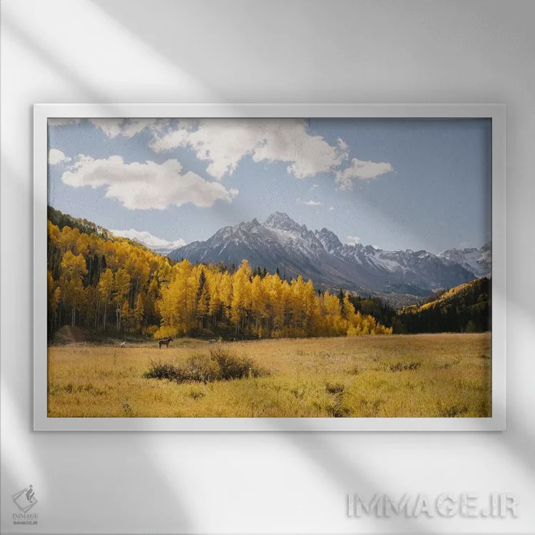 تابلو کوه اسنفلس پوشیده از برف در پاییز (کلرادو) اثر دنیل گارسیا - نمای قابدار سفید