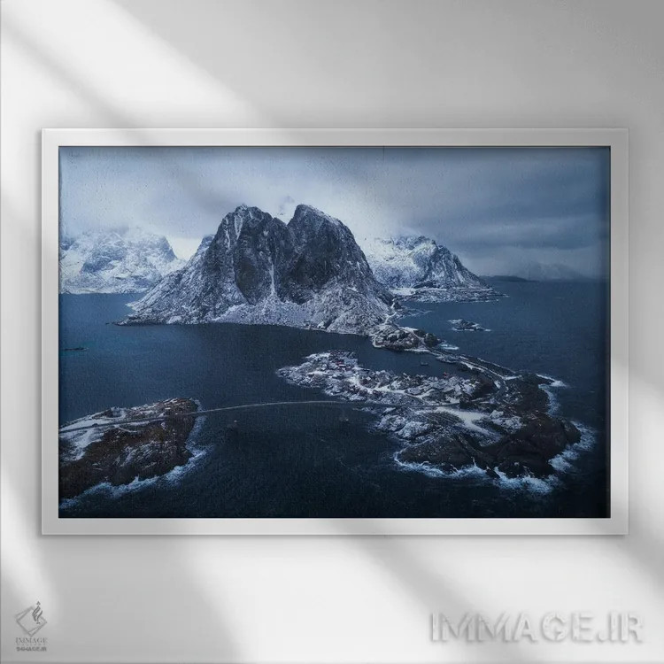 تابلو نمای رمزآلود هامنوی از بالا اثر دنیل گاستاگر - نمای قابدار سفید