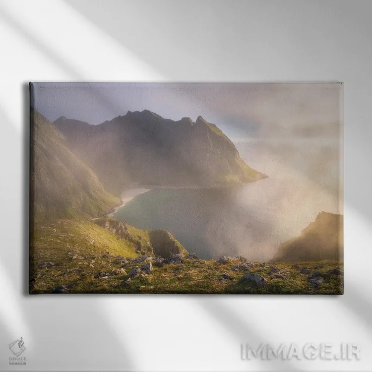 تابلو نمای طلایی مهآلود در جزایر لوفوتن اثر دنیل گاستاگر - نمای روبهرو روی دیوار