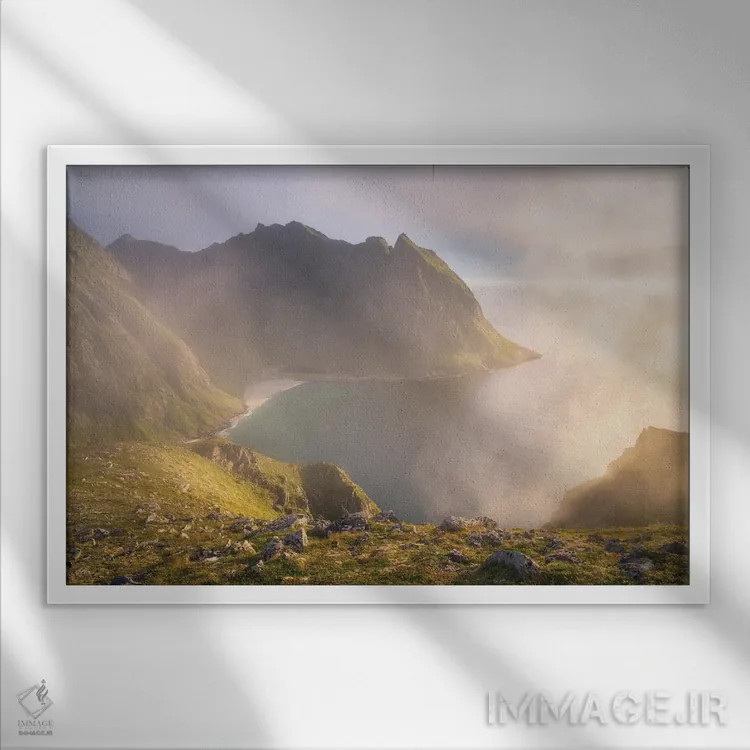 تابلو نمای طلایی مهآلود در جزایر لوفوتن اثر دنیل گاستاگر - نمای قابدار سفید