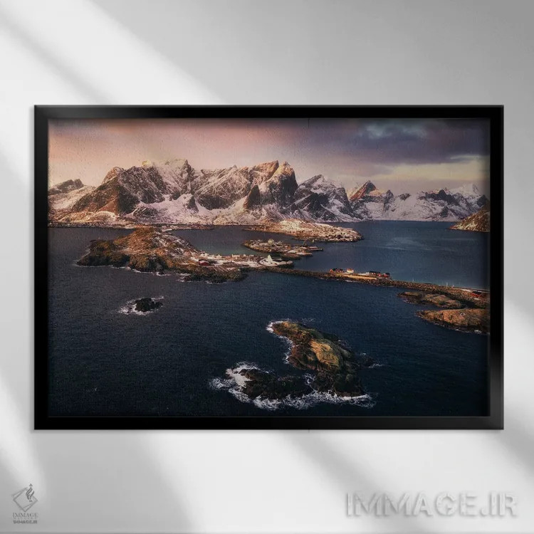 تابلو طلوع زمستانی لوفوتن از بالا اثر دنیل گاستاگر - نمای قابدار مشکی