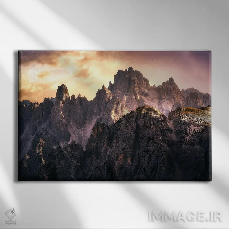 تابلو غروب طلایی در کاباوری دی میزورینا (دولومیت) اثر دنیل گاستاگر - نمای روبهرو روی دیوار