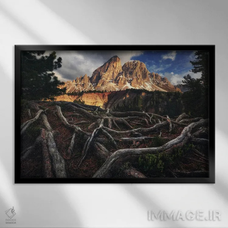 تابلو نمای دراماتیک پیتلرکوفل (دولومیت) اثر دنیل گاستاگر - نمای قابدار مشکی