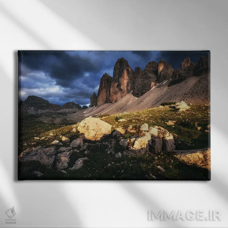 تابلو نور طلایی پس از باران در تره چیمه دی لاواردو (دولومیت) اثر دنیل گاستاگر - نمای روبهرو روی دیوار