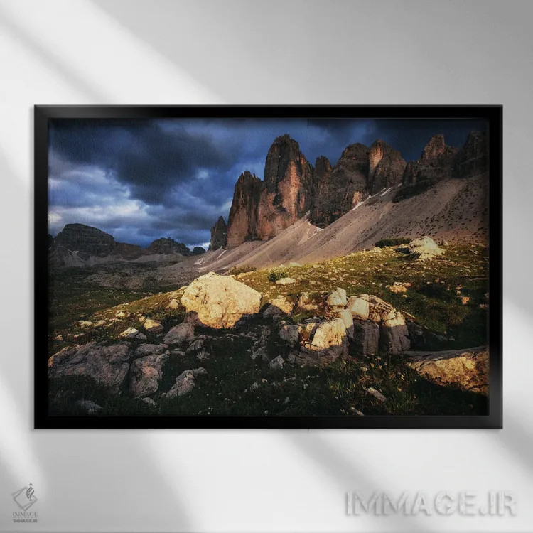 تابلو نور طلایی پس از باران در تره چیمه دی لاواردو (دولومیت) اثر دنیل گاستاگر - نمای قابدار مشکی