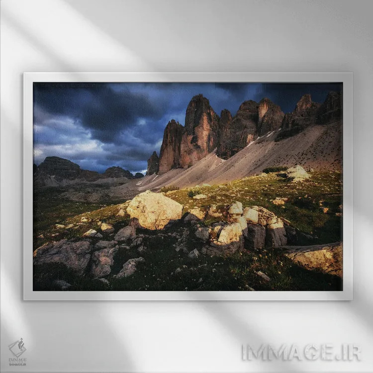 تابلو نور طلایی پس از باران در تره چیمه دی لاواردو (دولومیت) اثر دنیل گاستاگر - نمای قابدار سفید