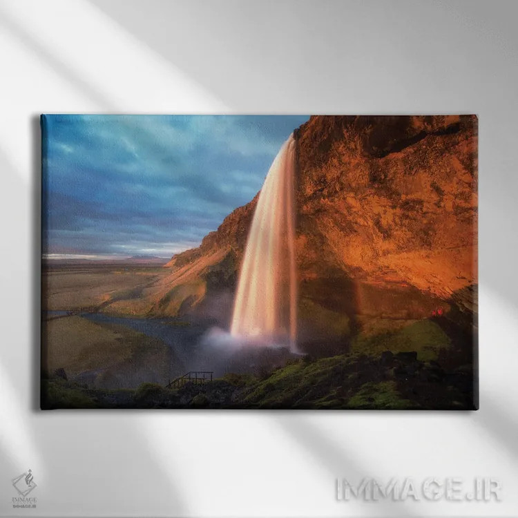 تابلو غروب طوفانی در سلیالاندزفوس (ایسلند) اثر دنیل گاستاگر - نمای روبهرو روی دیوار