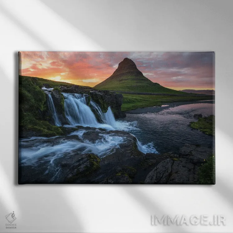 تابلو غروب تابستانی در کوه کرکیوفل (ایسلند) اثر دنیل گاستاگر - نمای روبهرو روی دیوار