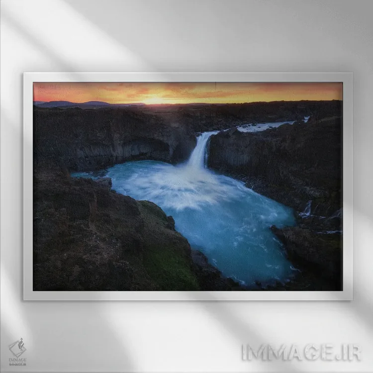 تابلو طلوع تابستانی در شمال ایسلند اثر دنیل گاستاگر - نمای قابدار سفید