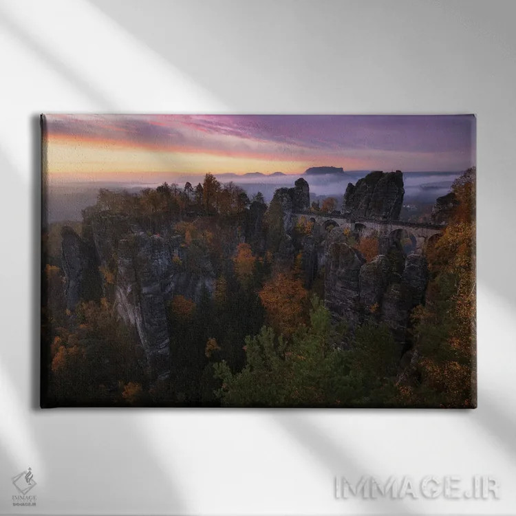 تابلو طلوع رنگارنگ پاییز در باستای آلمان شرقی اثر دنیل گاستاگر - نمای روبهرو روی دیوار