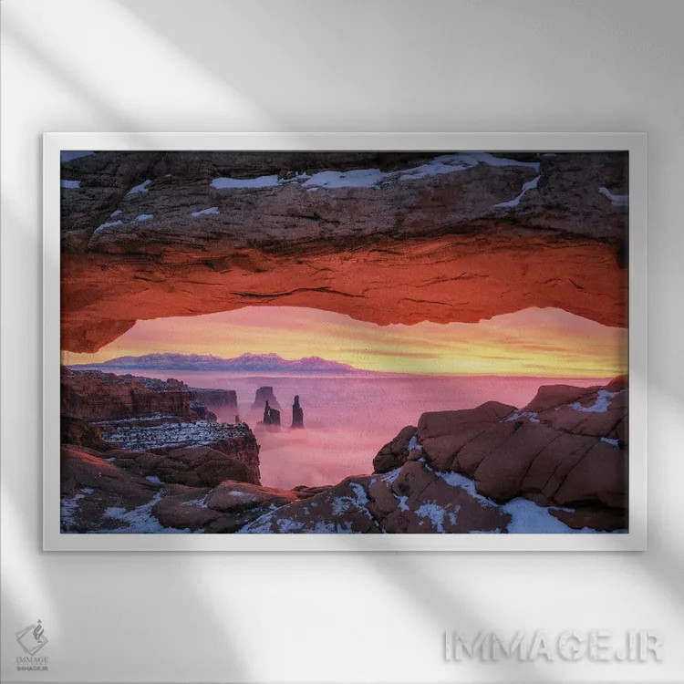 تابلو طلوع سوزان در مسا آرچ (یوتا) اثر دنیل گاستاگر - نمای قابدار سفید