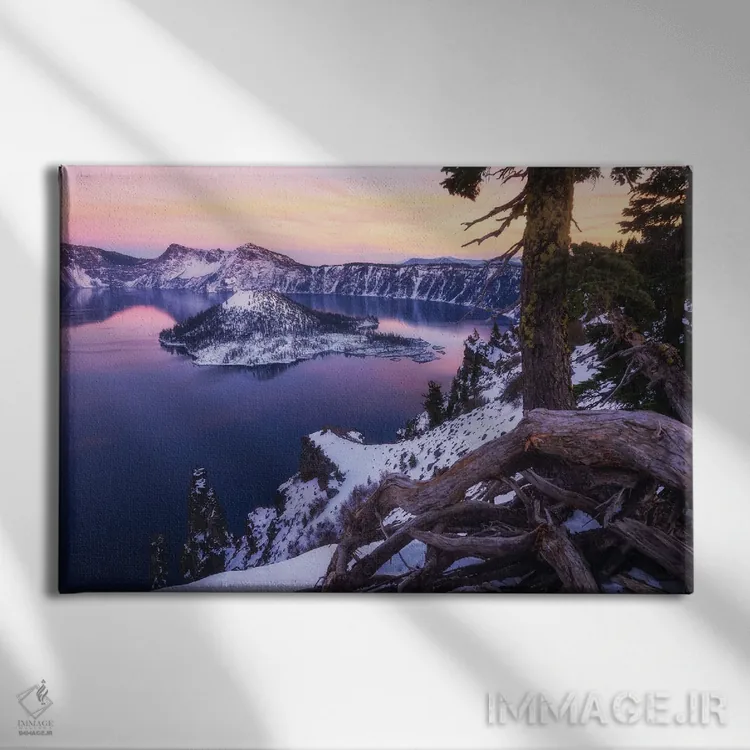 تابلو یک عصر زمستانی در دریاچه کراتر اثر دنیل گاستاگر - نمای روبهرو روی دیوار