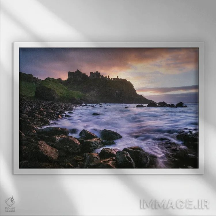 تابلو غروب در ساحل ایرلند شمالی اثر دنیل گاستاگر - نمای قابدار سفید