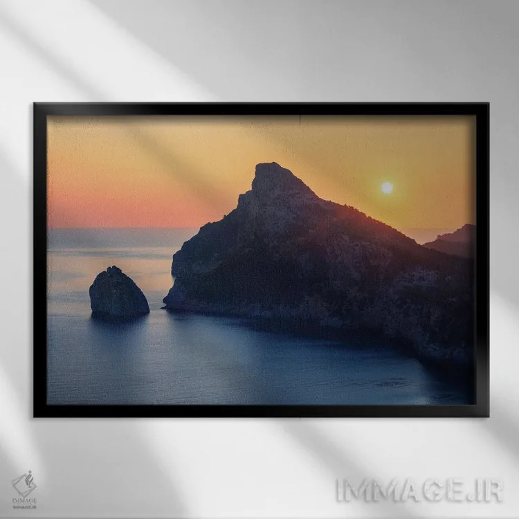 تابلو طلوع طلایی تابستانی در فورمنتور (مایورکا) اثر دنیل گاستاگر - نمای قابدار مشکی