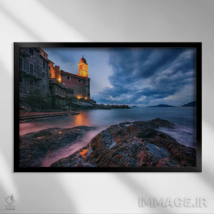 تابلو ساعت آبی در تلارو (ایتالیا) اثر دنیل گاستاگر - نمای قابدار مشکی