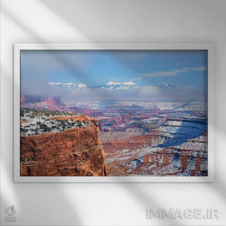 تابلو روز زمستانی زیبا در پارک ملی کنیونلندز (آمریکا) اثر دنیل گاستاگر - نمای قابدار سفید