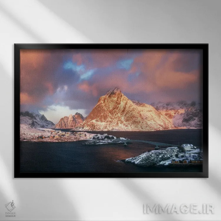 تابلو طلوع درخشان زمستانی در جزایر لوفوتن (نروژ) اثر دنیل گاستاگر - نمای قابدار مشکی