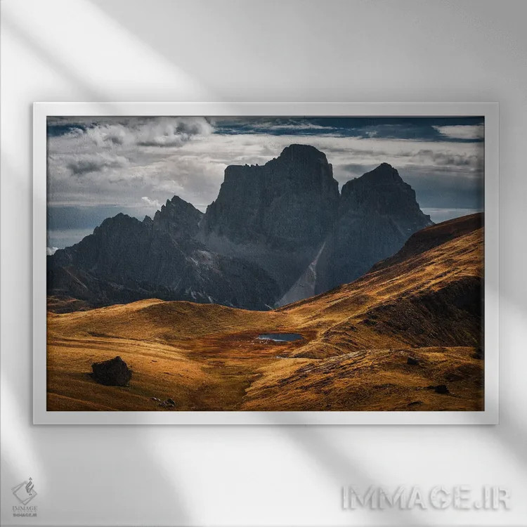تابلو چشمانداز کوهستانی چشمگیر در دولومیتها (ایتالیا) اثر دنیل گاستاگر - نمای قابدار سفید