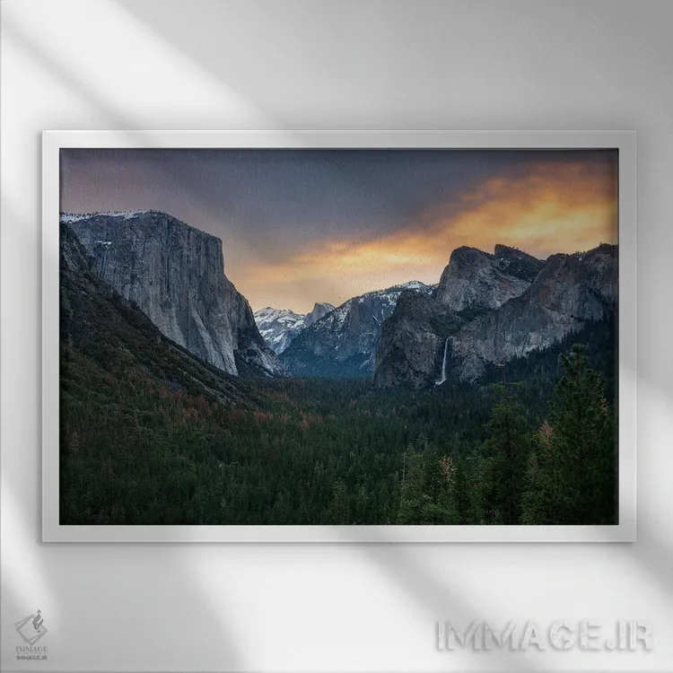 تابلو طلوعی تماشایی در"تانل ویو" (یوسمیتی، آمریکا) اثر دنیل گاستاگر - نمای قابدار سفید
