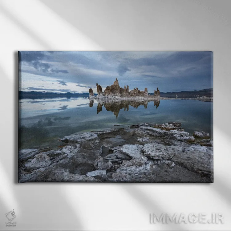 تابلو بازتابهای آرام در دریاچه مونو (آمریکا) اثر دنیل گاستاگر - نمای روبهرو روی دیوار