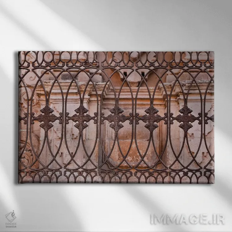 تابلو گواناخواتو در مکزیک مرکزی. ساختمانهای با آهنکاری تزئینی اثر دارل گالین - نمای روبهرو روی دیوار