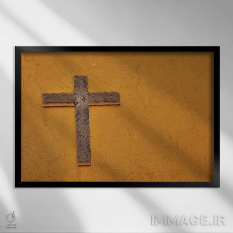 تابلو سن میگل د آلنده، مکزیک. صلیب نصبشده روی دیوار ساختمان (مکزیک) اثر دارل گالین - نمای قابدار مشکی