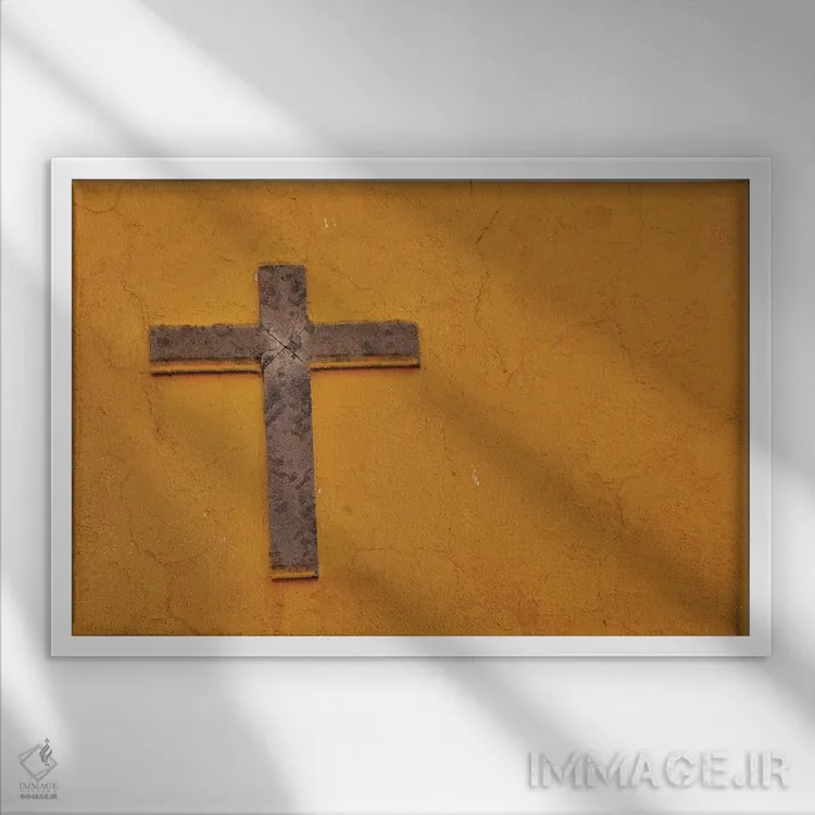 تابلو سن میگل د آلنده، مکزیک. صلیب نصبشده روی دیوار ساختمان (مکزیک) اثر دارل گالین - نمای قابدار سفید