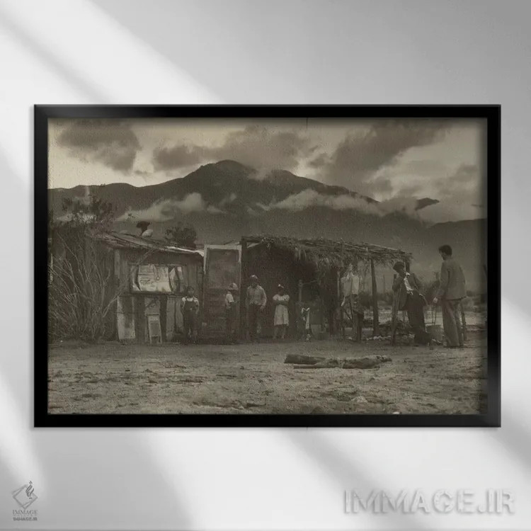 تابلو گفتوگوی پل شاستر تیلور با کارگران مهاجر، دره امپریال، کالیفرنیا، آمریکا اثر دوروتیا لنگ (عکاس مستند آمریکایی) - نمای قابدار مشکی