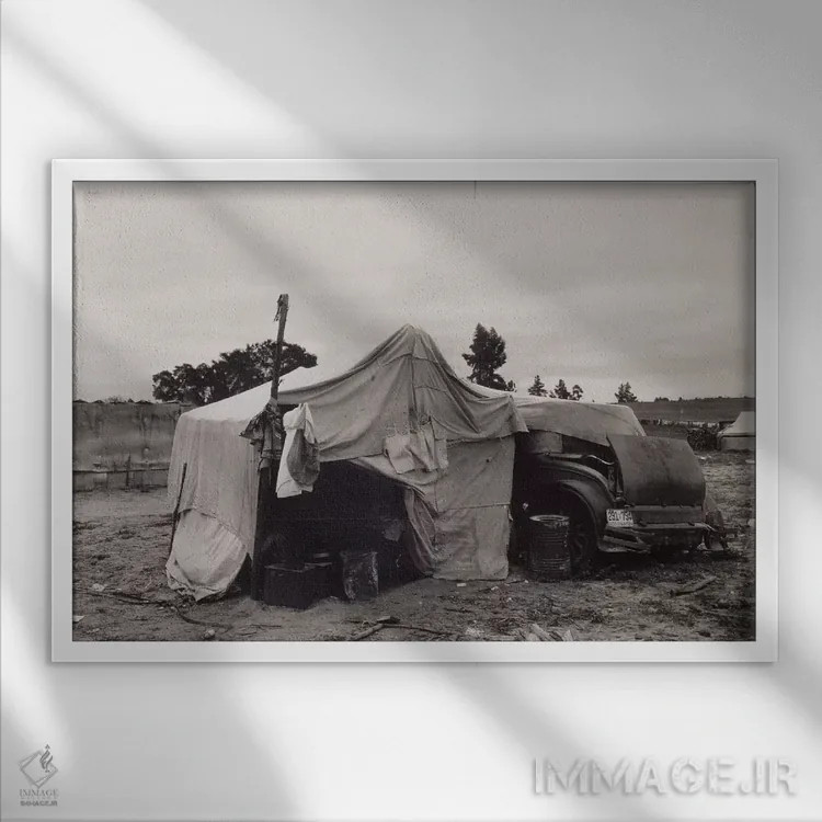 تابلو خانهٔ چیدن نخود، نیپومو، کالیفرنیا، آمریکا اثر دوروتیا لنگ (عکاس مستند آمریکایی) - نمای قابدار سفید