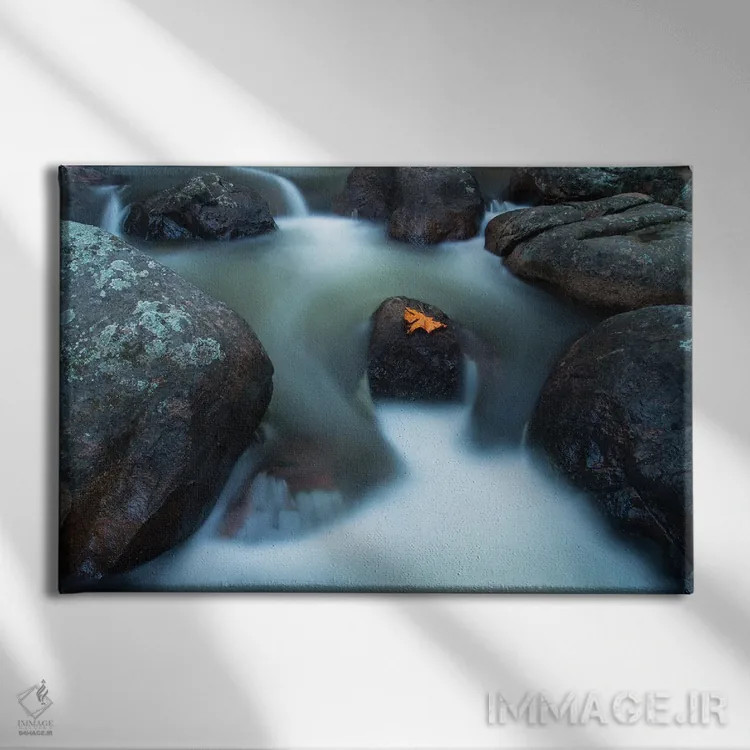 تابلو تنها در شکوه پاییز اثر داستین لِفور - نمای روبهرو روی دیوار