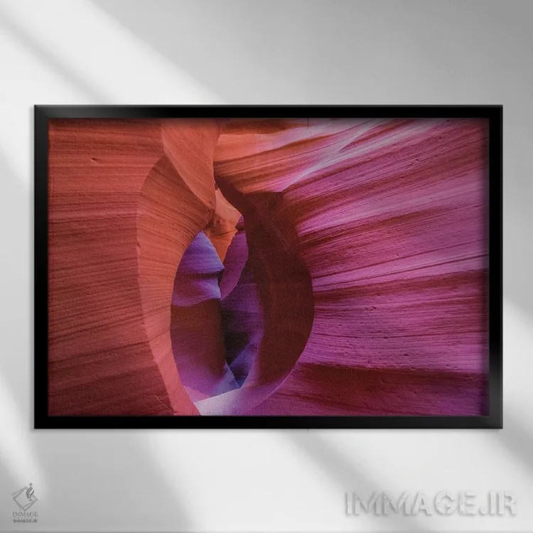 تابلو نگهبان اثر داستین لِفور - نمای قابدار مشکی