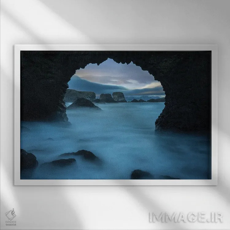 تابلو قوس آرنارستاپی (ایسلند) اثر داستین لِفور - نمای قابدار سفید