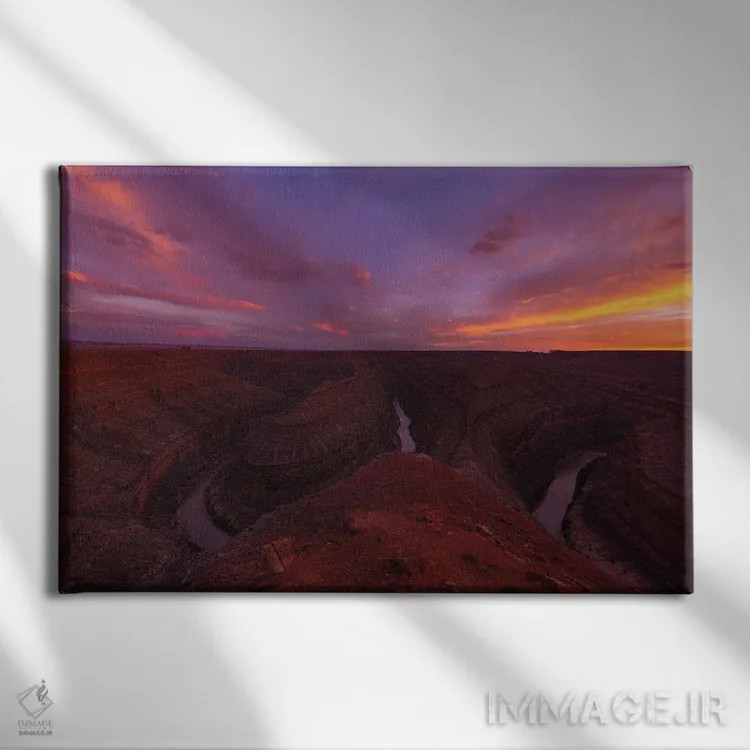 تابلو غروب گردنغازها اثر داستین لِفور - نمای روبهرو روی دیوار