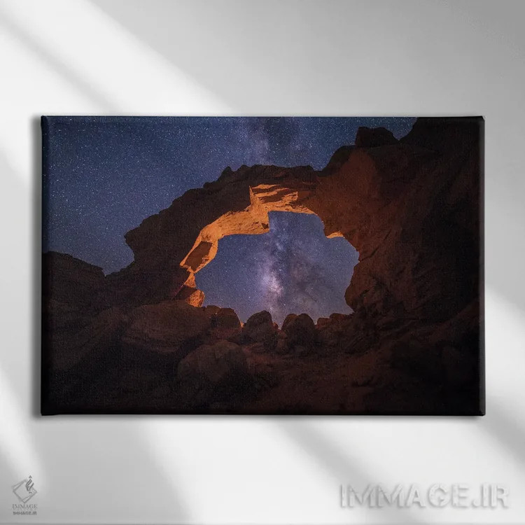 تابلو طاق آرسنیک و کهکشان راه شیری اثر داستین لِفور - نمای روبهرو روی دیوار