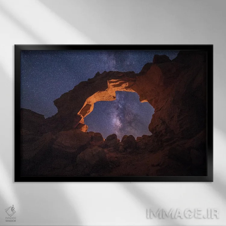 تابلو طاق آرسنیک و کهکشان راه شیری اثر داستین لِفور - نمای قابدار مشکی