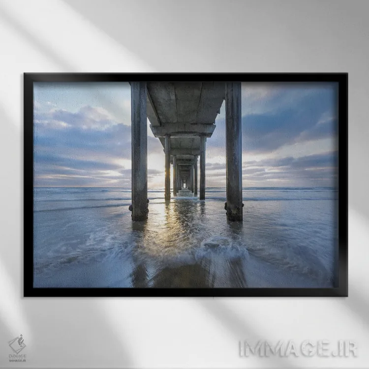 تابلو اسکریپس پییر (اسکله) اثر داستین لِفور - نمای قابدار مشکی