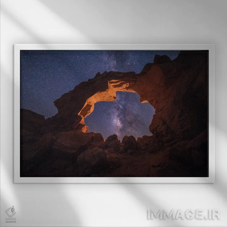 تابلو طاق آرسنیک و کهکشان راه شیری اثر داستین لِفور - نمای قابدار سفید