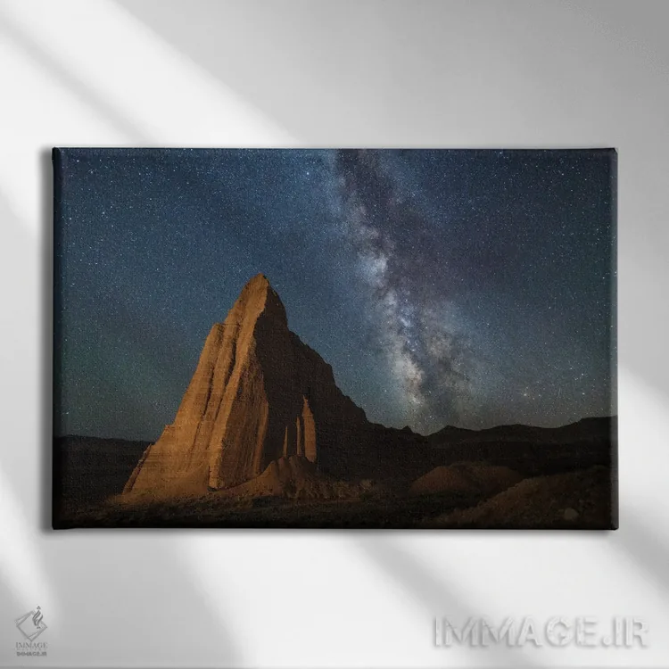 تابلو کهکشان راه شیری در دره کلیسا اثر داستین لِفور - نمای روبهرو روی دیوار