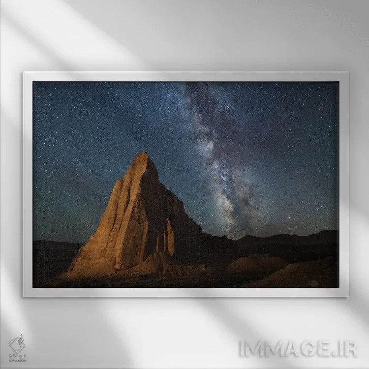 تابلو کهکشان راه شیری در دره کلیسا اثر داستین لِفور - نمای قابدار سفید