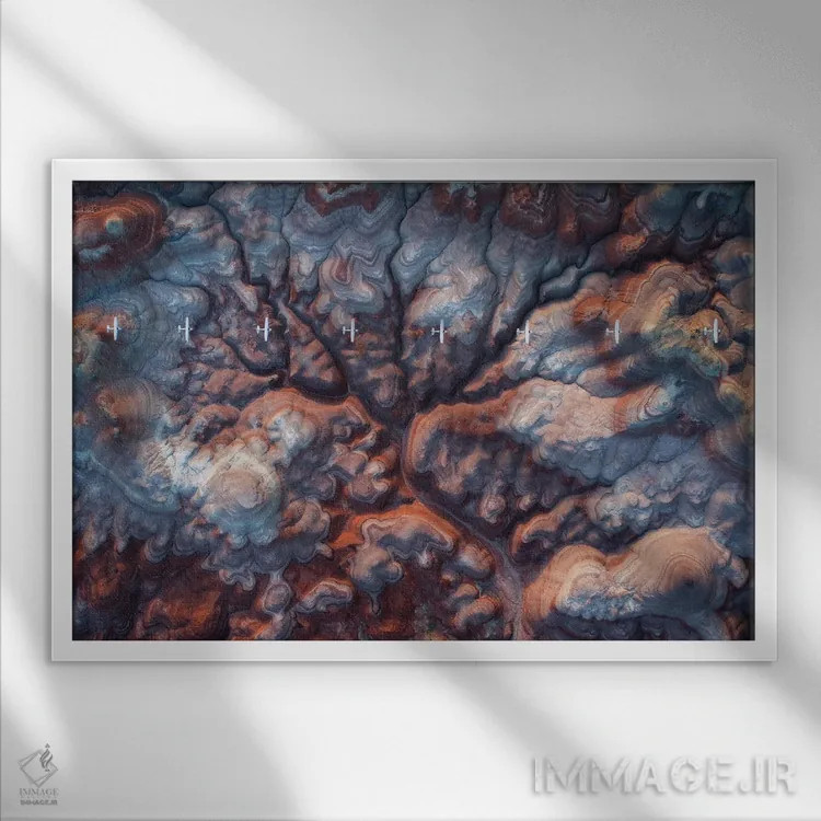 تابلو مغزی اثر داستین لِفور - نمای قابدار سفید