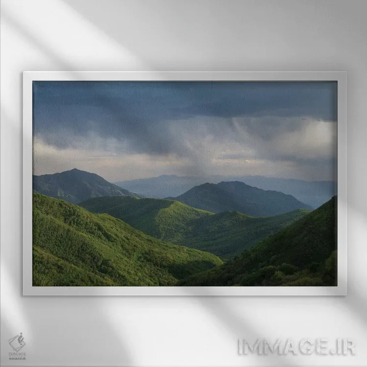 تابلو گذرگاه دره شرقی اثر داستین لِفور - نمای قابدار سفید