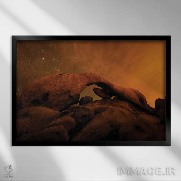 تابلو تاریک (ابهامآلود) اثر داستین لِفور - نمای قابدار مشکی